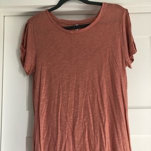 Simple T-shirt with cute sleeves